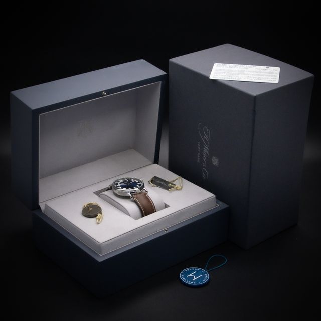 H. Moser and Cie Heritage Centre Seconds 8200-1201 Image 7